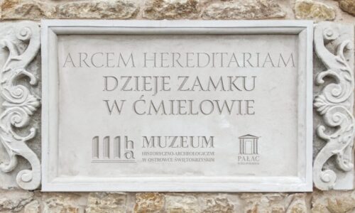 Baner z tytułem wystawy Ars Hereditariam